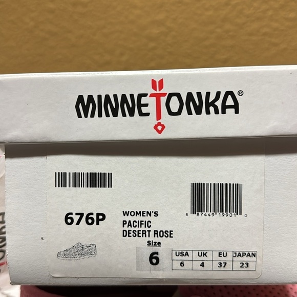 Minnetonka Women's Pacific Rose Suede Leather Slip On Shoes Moccasin . Size 6 - Picture 8 of 9